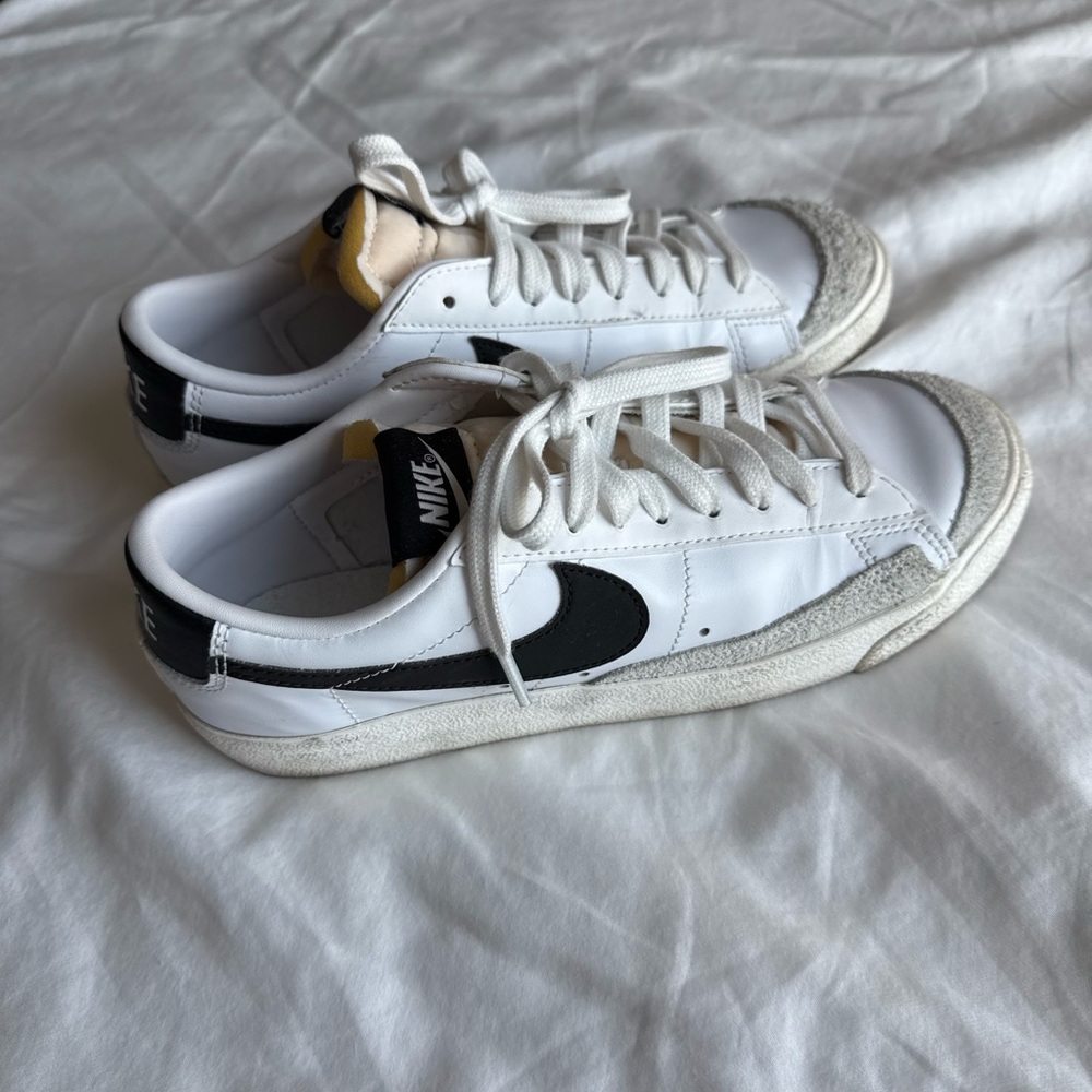 WOMEN'S NIKE BLAZER LOW '77